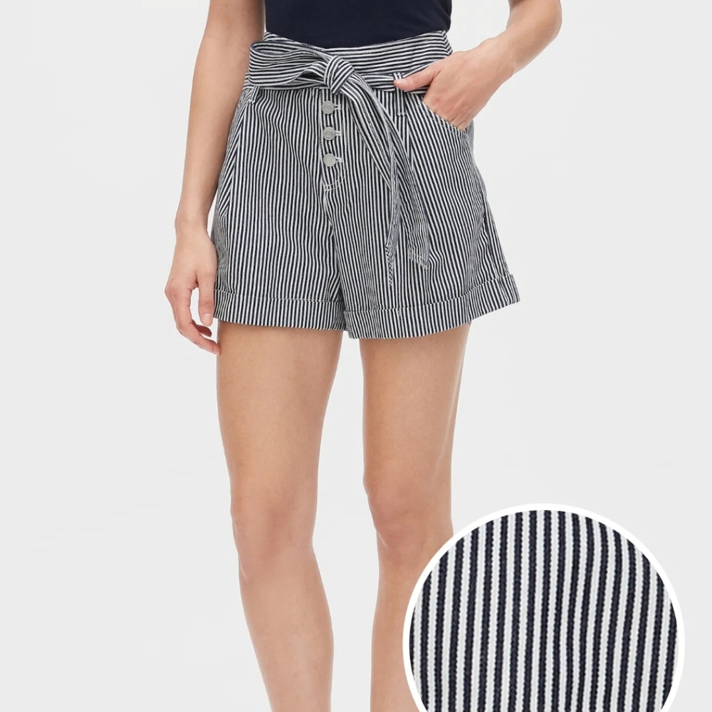 🥳FINAL PRICE👍💙🤍💙 NWT‼️ GAP brand High Rise Tie-Belt Shorts